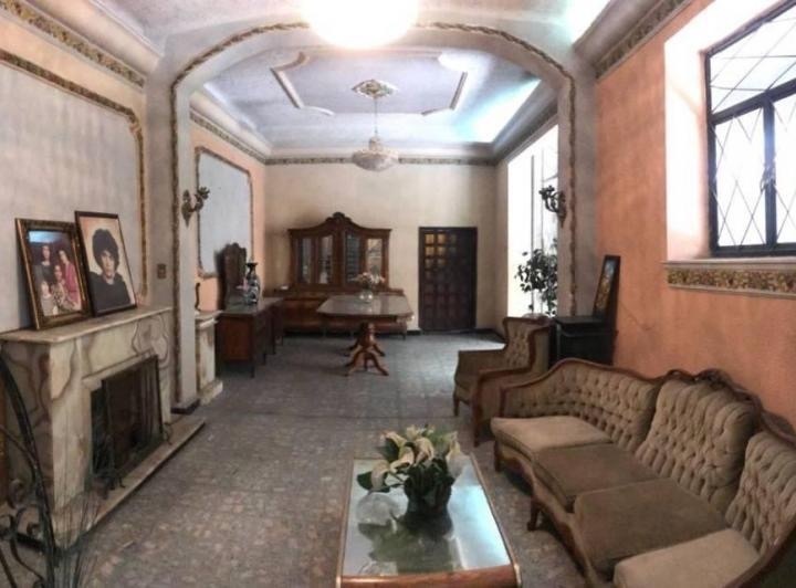 2 de 9: SALA Y COMEDOR