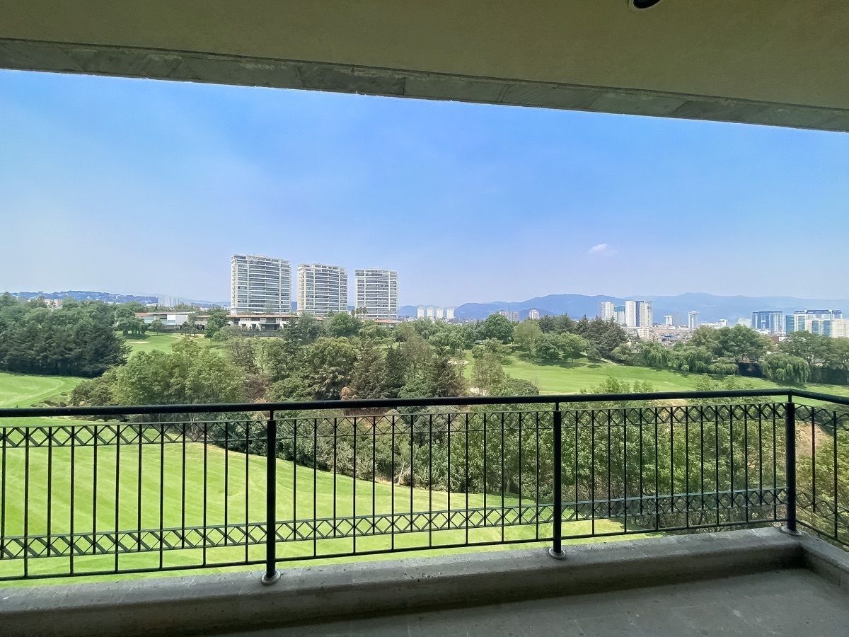 Hermosa vista de la terraza de la Master Suite, foto 20 de 38
