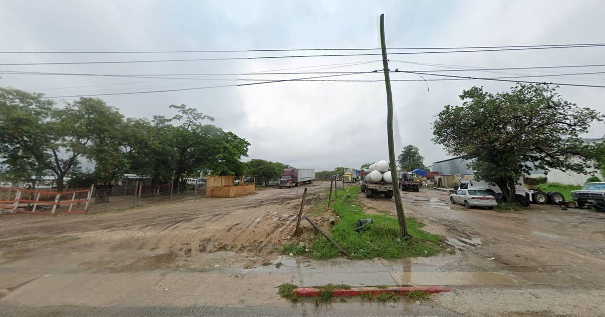 Se Vende espectacular Terreno Comercial en Blvd. Laguitos!! - foto 2