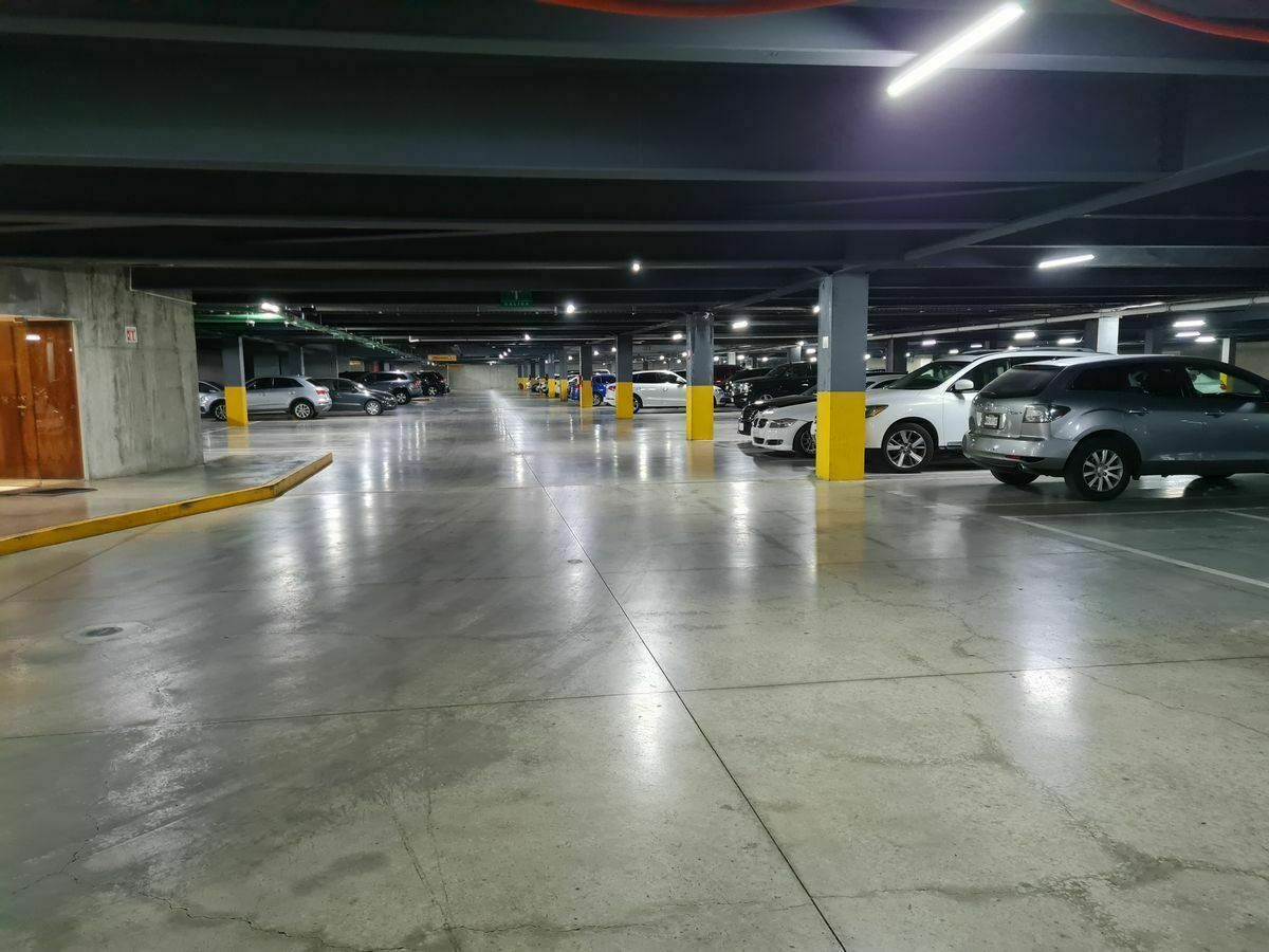 22 de 25: estacionamiento subterraneo