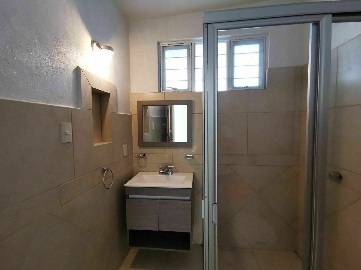 12 de 19: Baño Completo - Renovado!