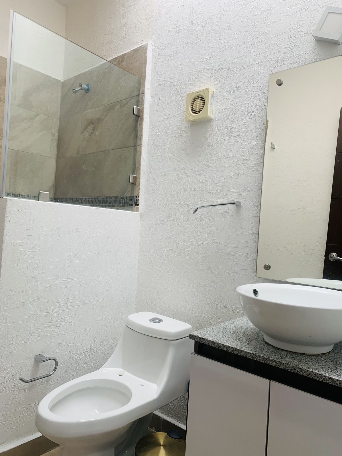Baño completo para recámara #2 y #3
