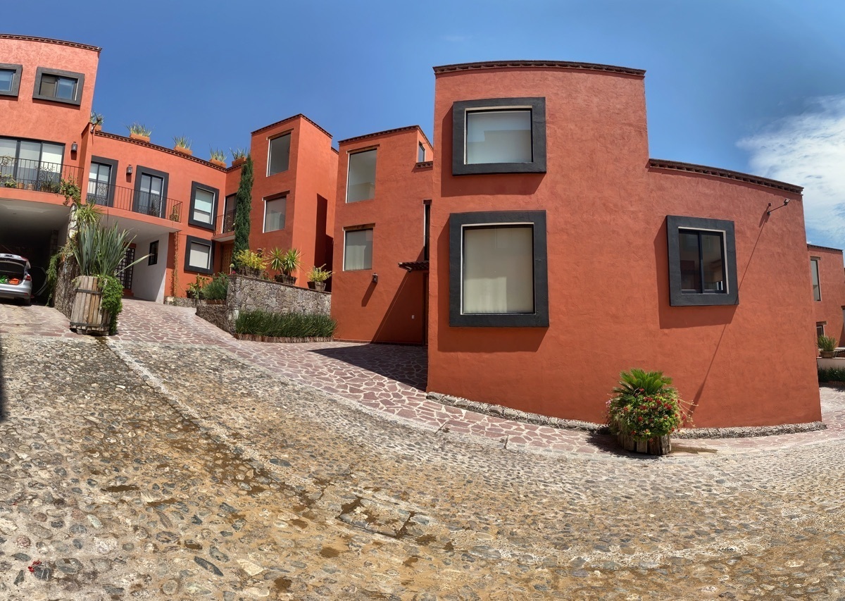 Casa en RENTA amueblada y equipada en privada en Marfil Guanajuato C3