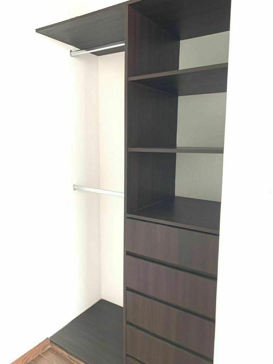 6 de 17: Vestidor recámara principal 