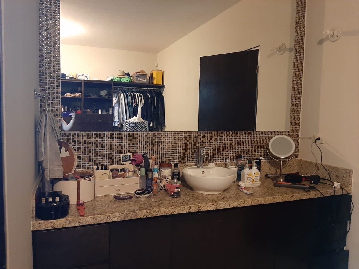 22 de 46: Baño recámara principal 