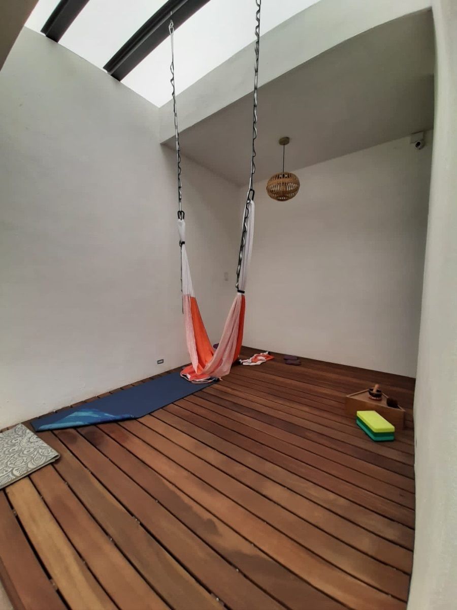 32 de 46: Salon de yoga 