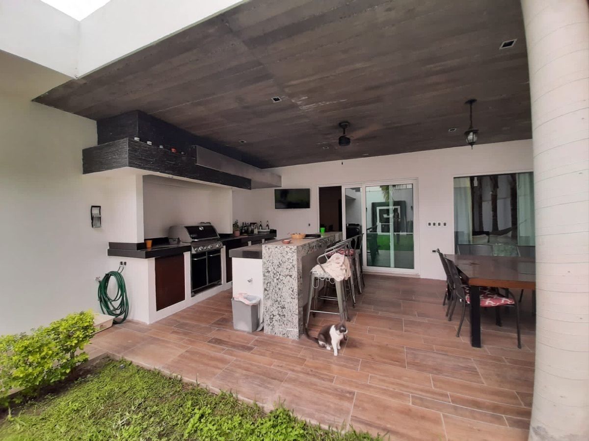 40 de 46: Terraza techada