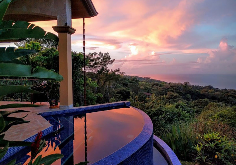 14 de 18: Infinity pool & sunset views... perfect for vacation renters