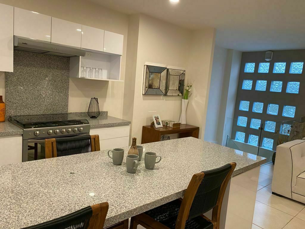 2 de 23: Cocina super equipada.