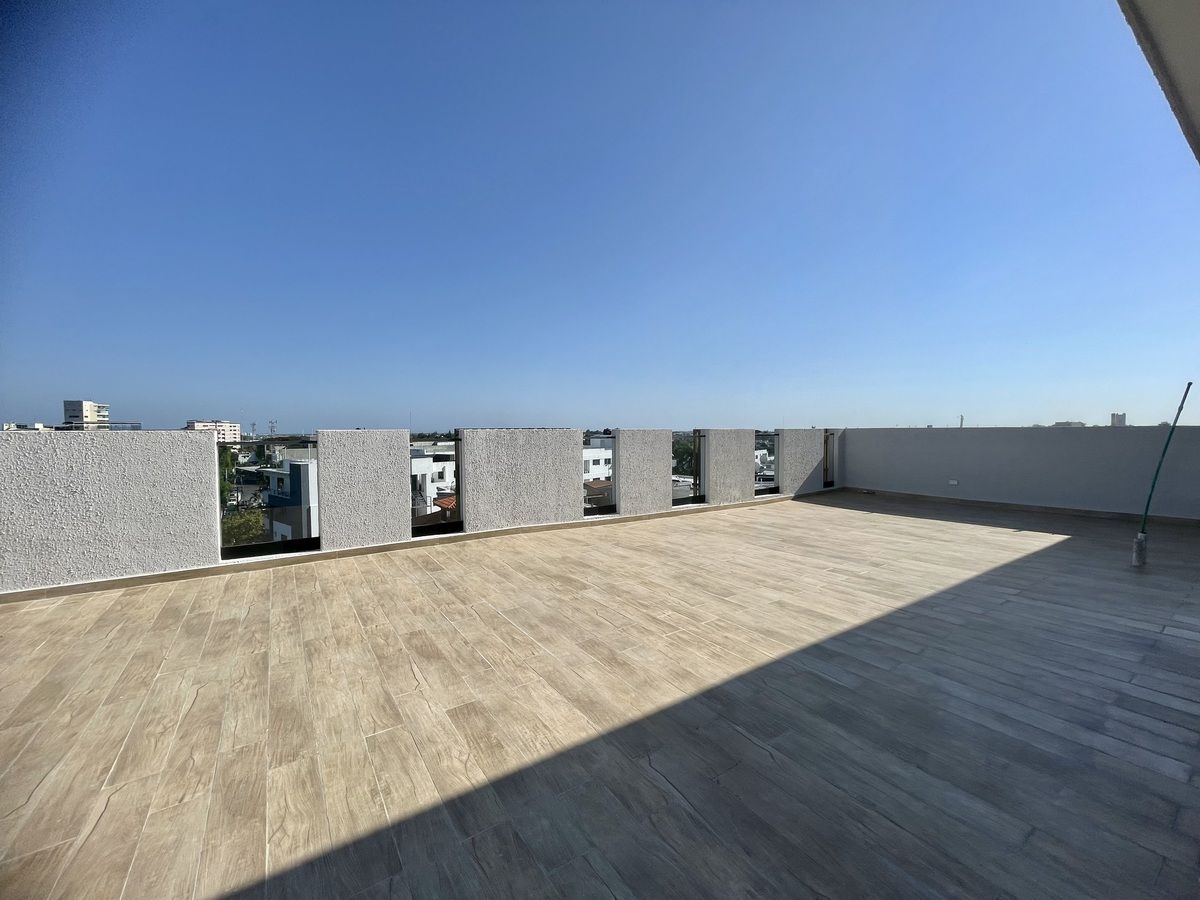 12 de 17: Terraza destechada privada
