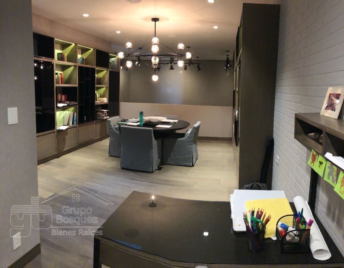 22 de 48: Despacho 
Casa venta bosques de las lomas calle cerrada 