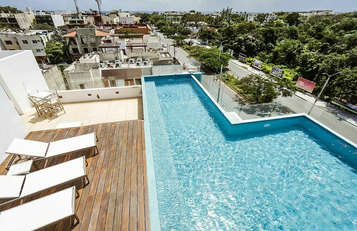 14 of 18: The Calle 38 Community Rooftop Pool