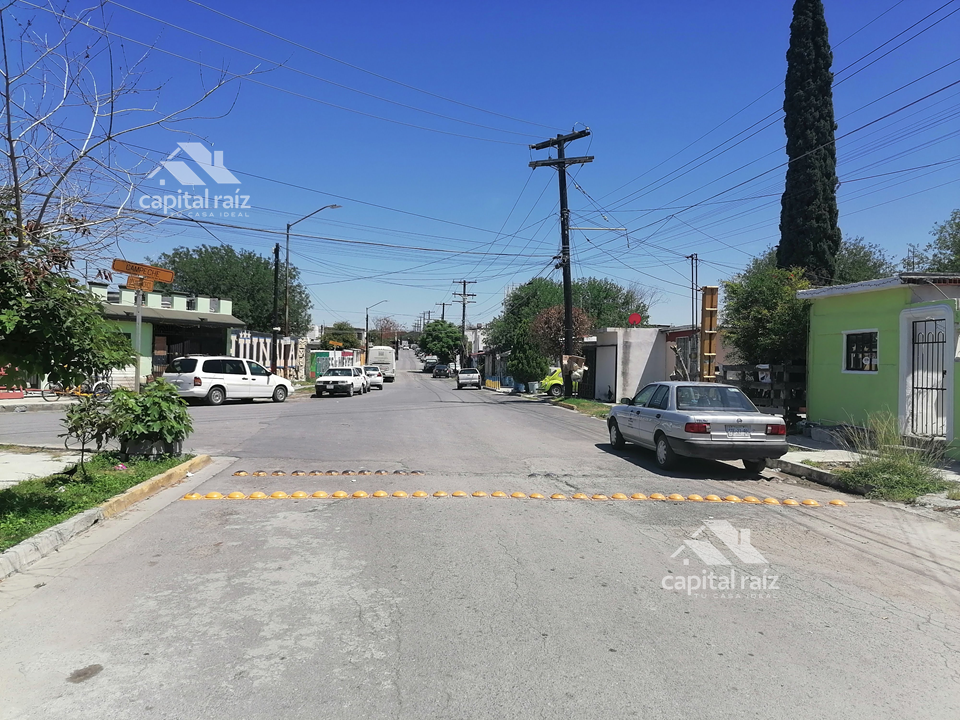 CASA EN VENTA EN COL. SAN ANDRES, APODACA, N. L.