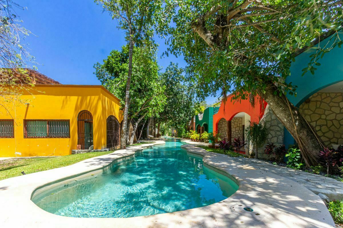 35 of 41: Hacienda del Rio community pool