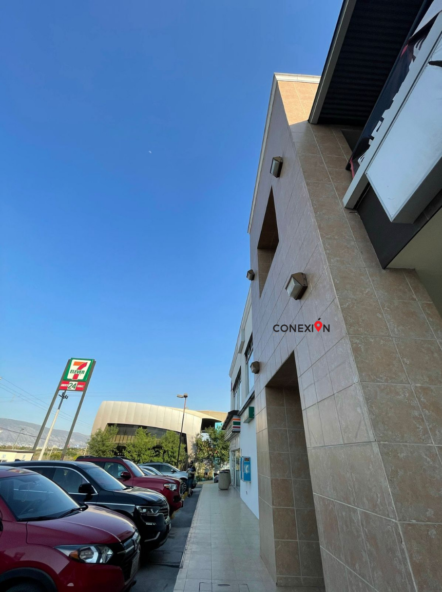 ÚLTIMO LOCAL DISPONIBLE EN PLANTA BAJA DE PLAZA COMERCIAL DE DOMINIO CUMBRES!