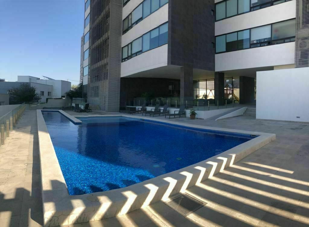 17 de 33: Alberca con calefacción