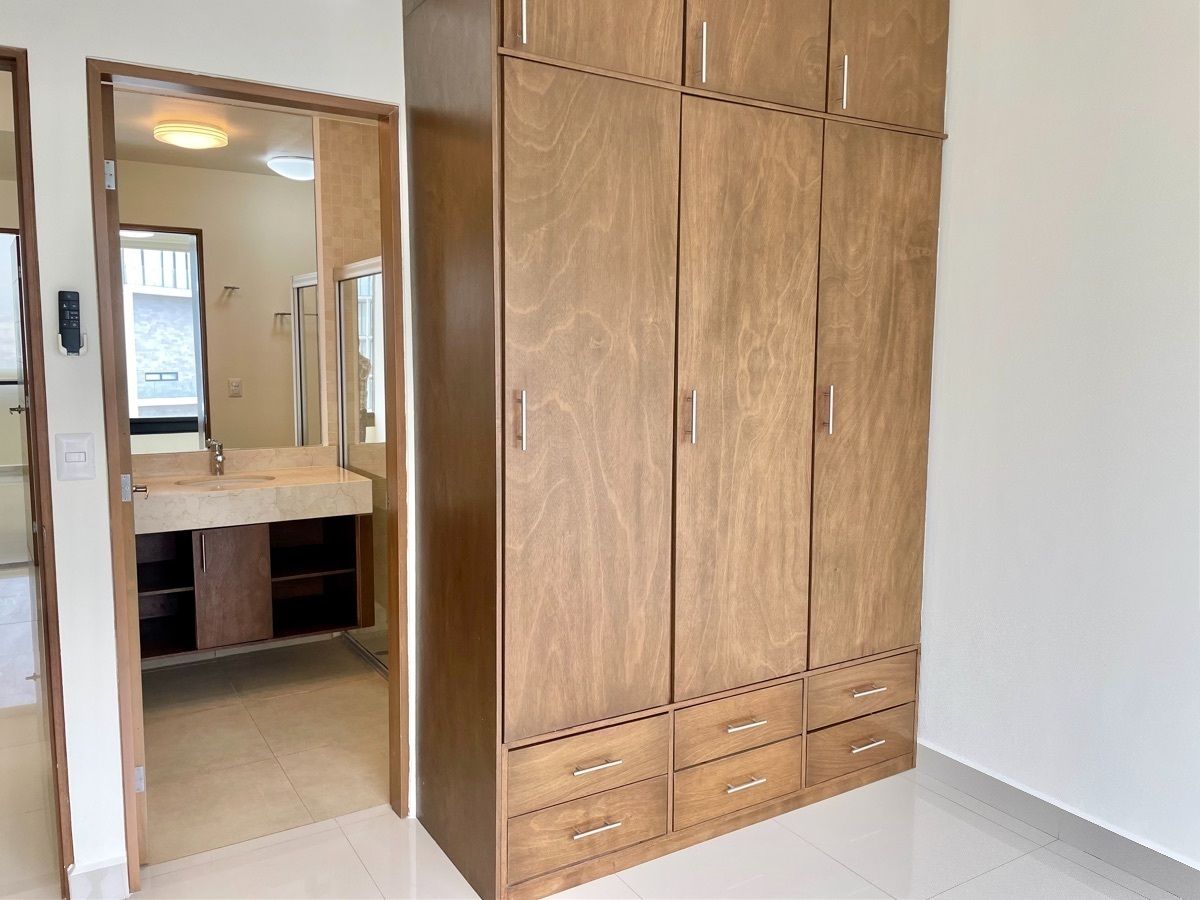 13 de 33: Segunda recámara con closet y minisplit 