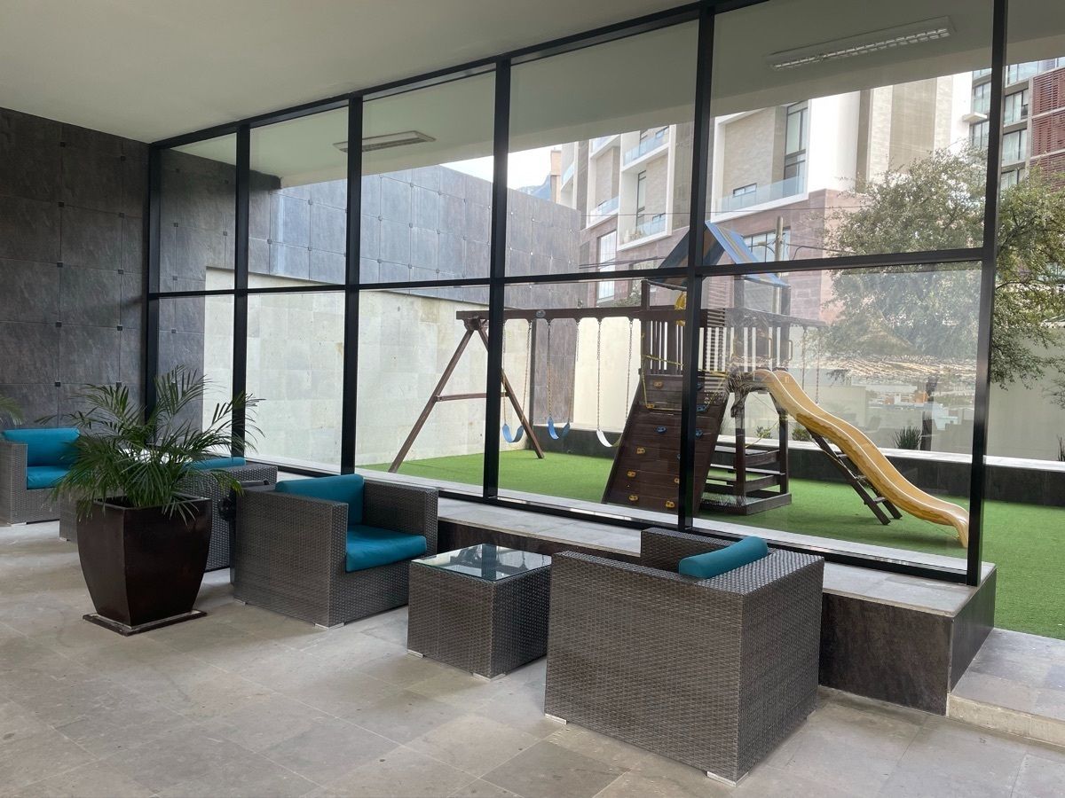 25 de 33: Área de juegos infantiles