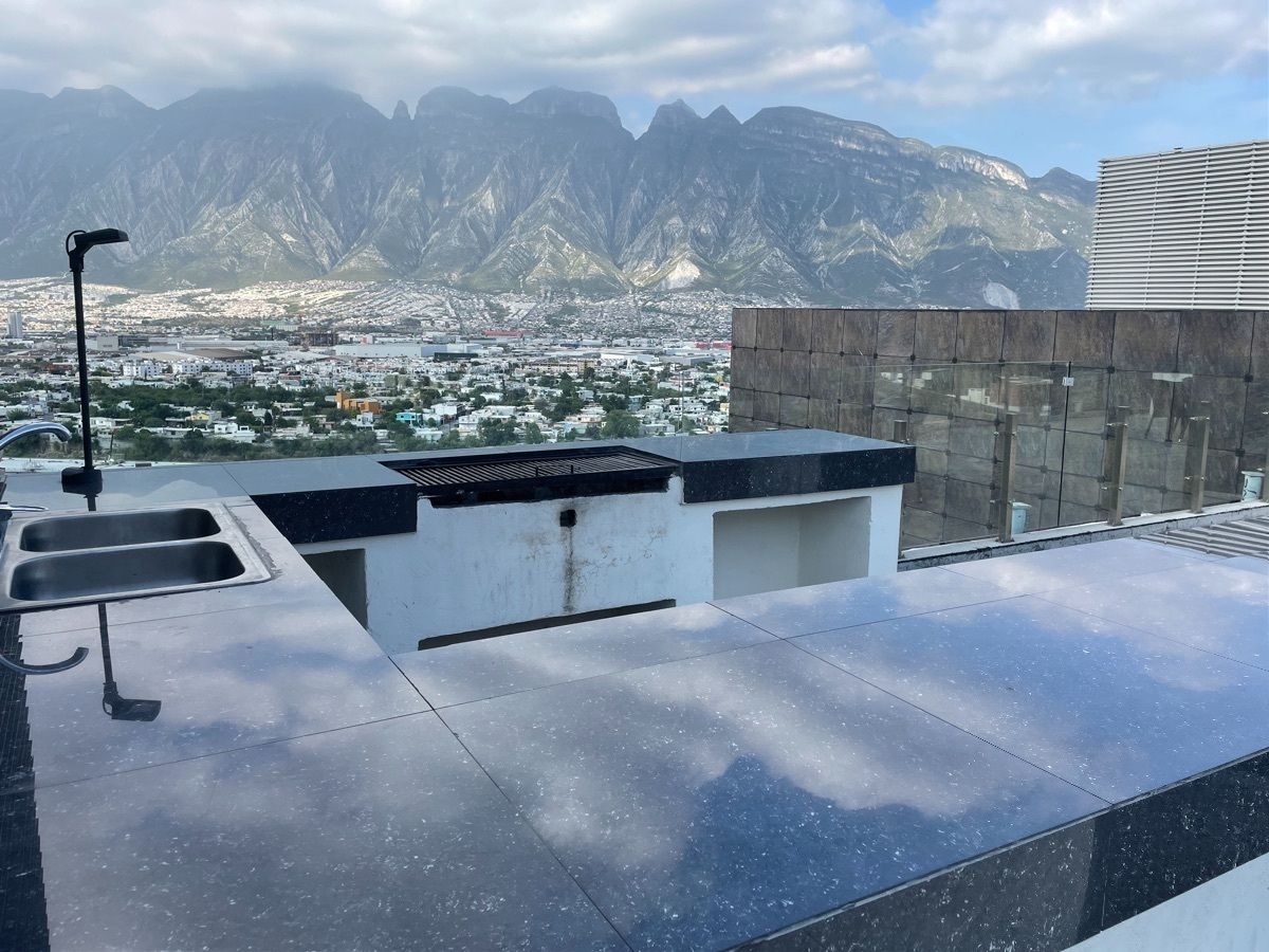 31 de 33: Dos asadores con hermosas vistas panorámicas en el skygarden