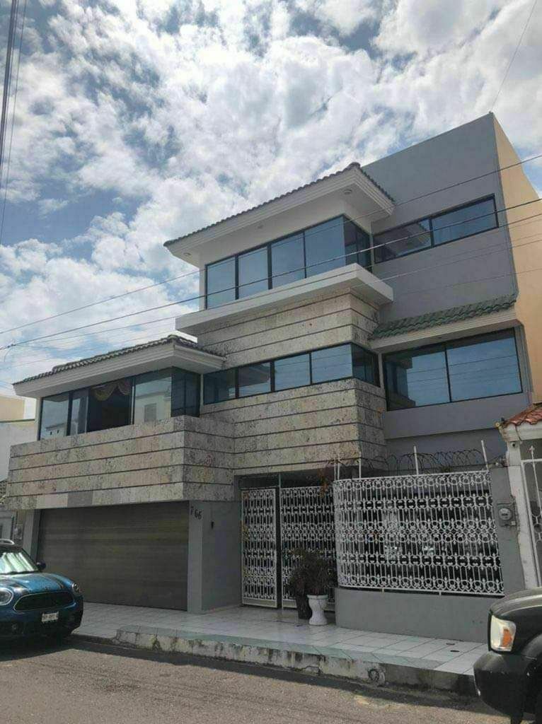 Casa de 3 pisos y con alberca en venta en Costa de Oro, Boca del Río,  Veracruz | EasyBroker