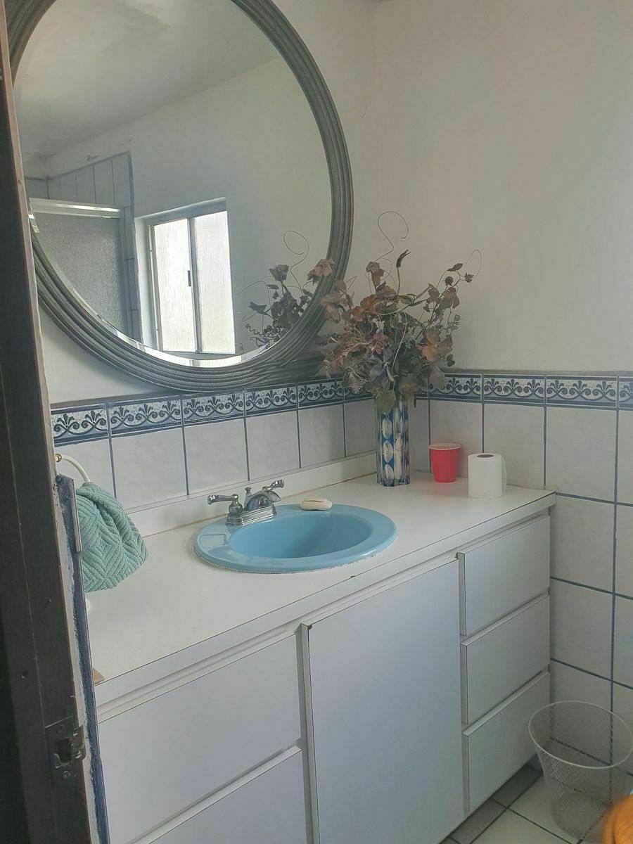 24 de 25: BAÑO RECAMARAS SECUANDARIAS 