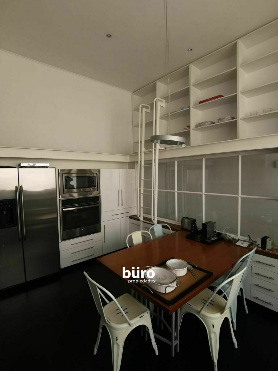 5 de 28: Cocina con comedor de diario y altillo