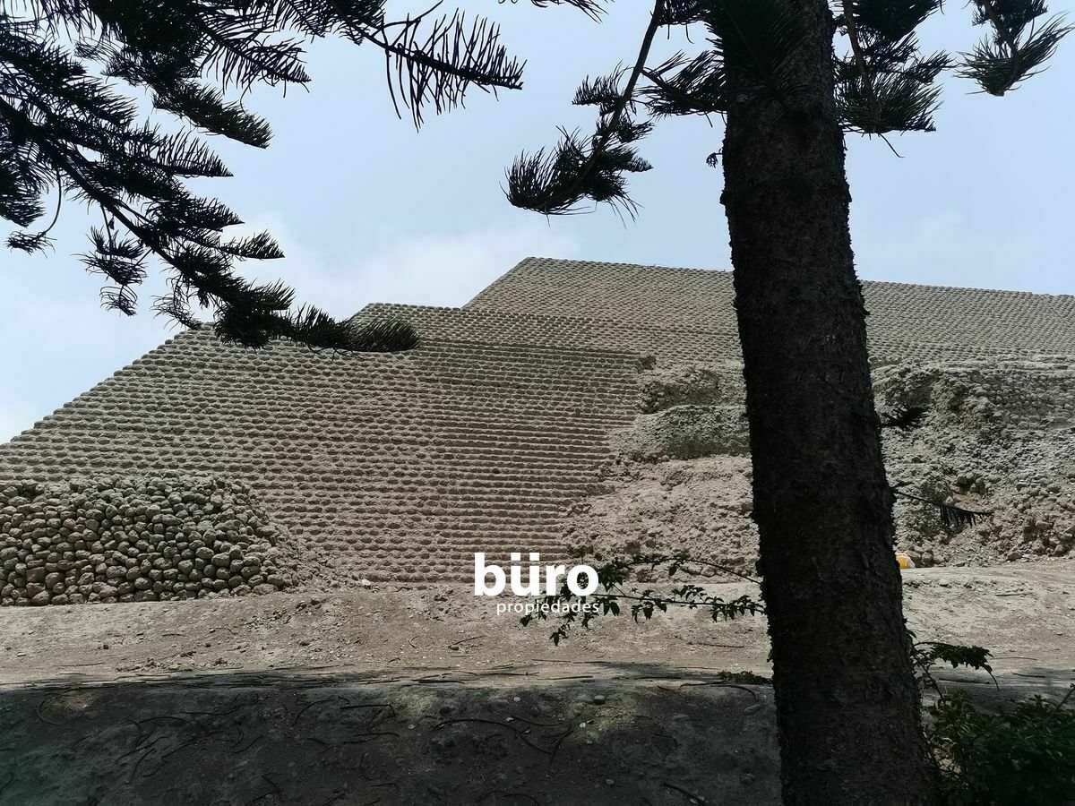 24 de 28: Huaca Huallamarca