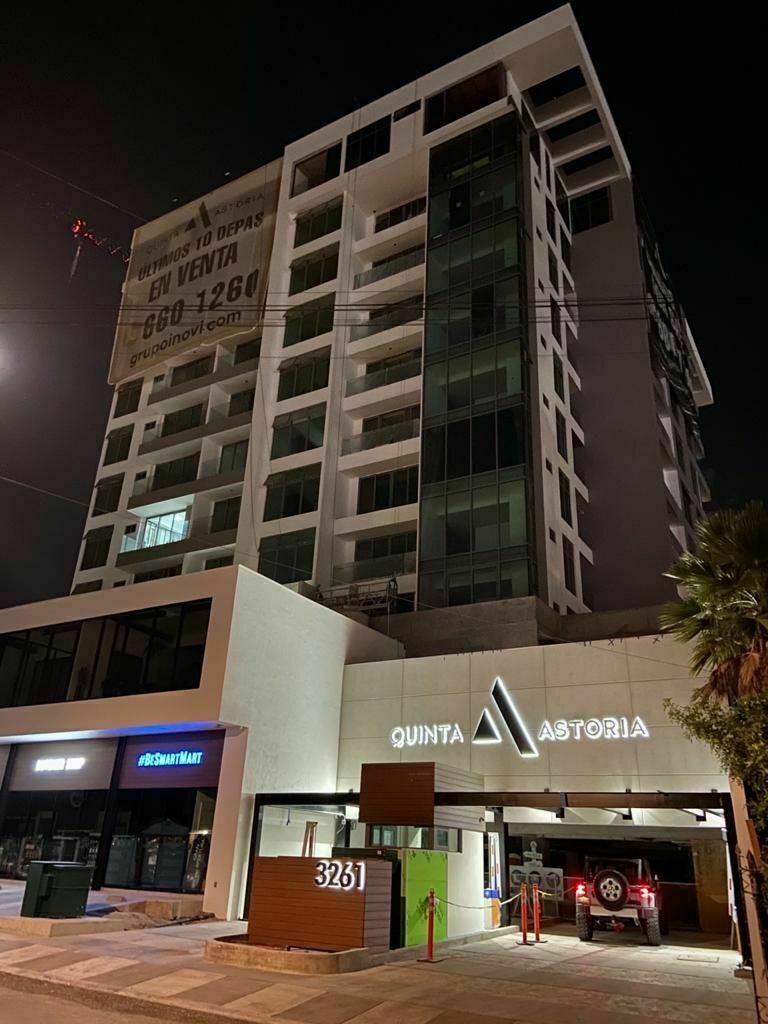 1 of 22: Edificio vista externa