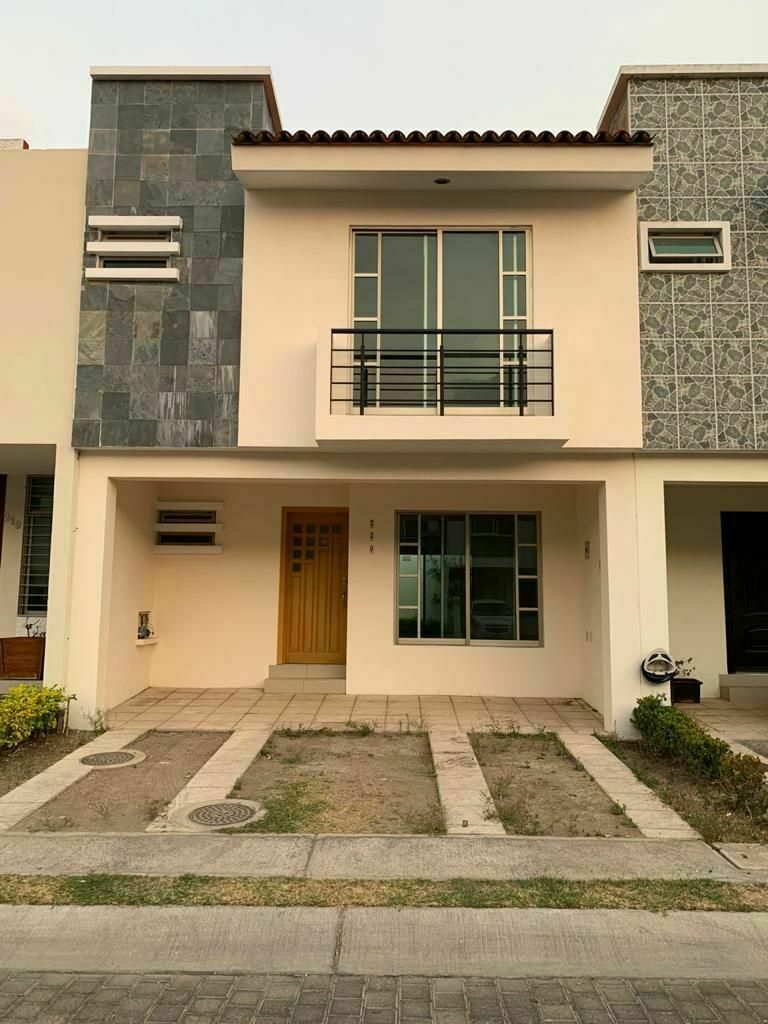 4 casas en renta en Avenida valdepenas, Avenida valdepenas, Lomas de zapopan  