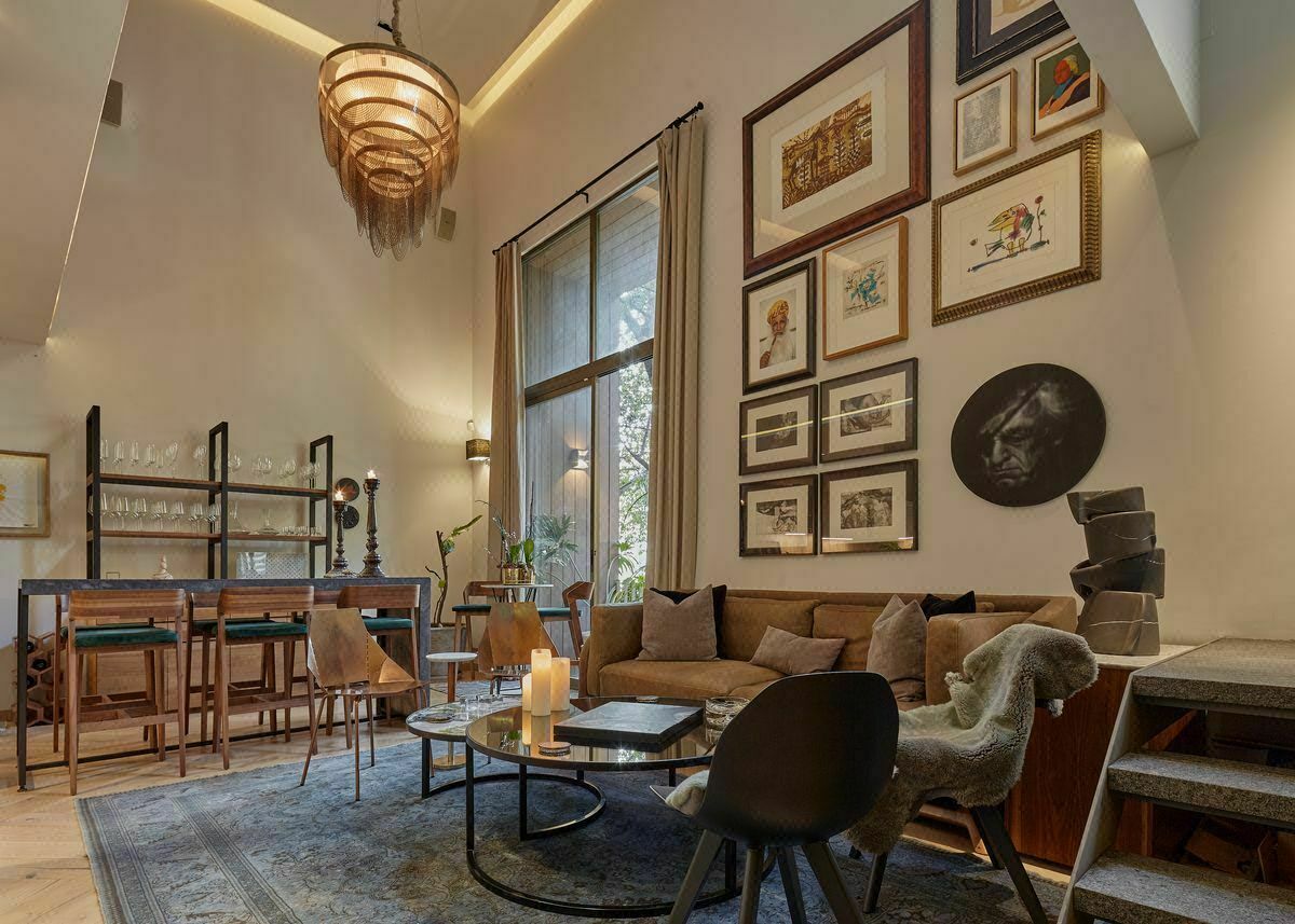 Bespoke townhouse roma sur