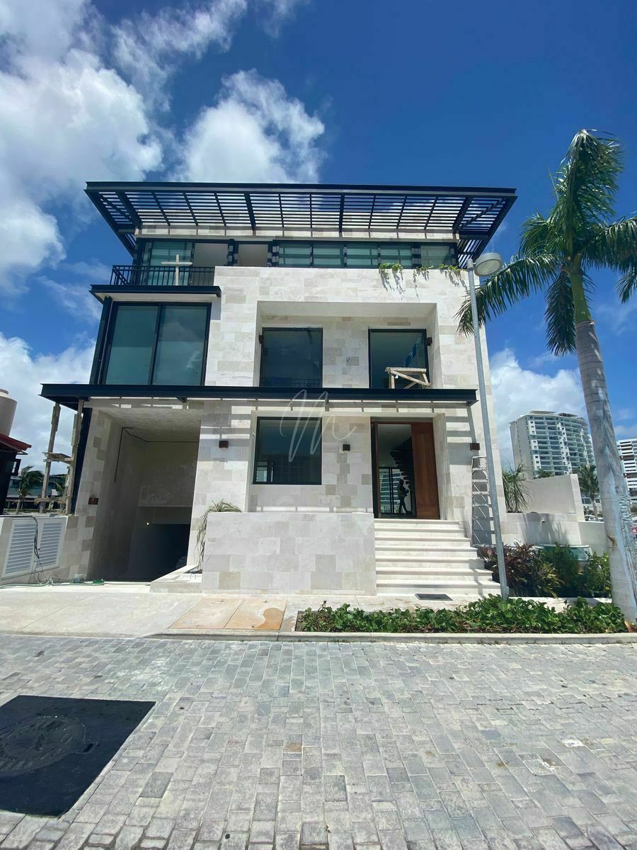 CASA EN VENTA EN LA MARINA, PUERTO CANCUN