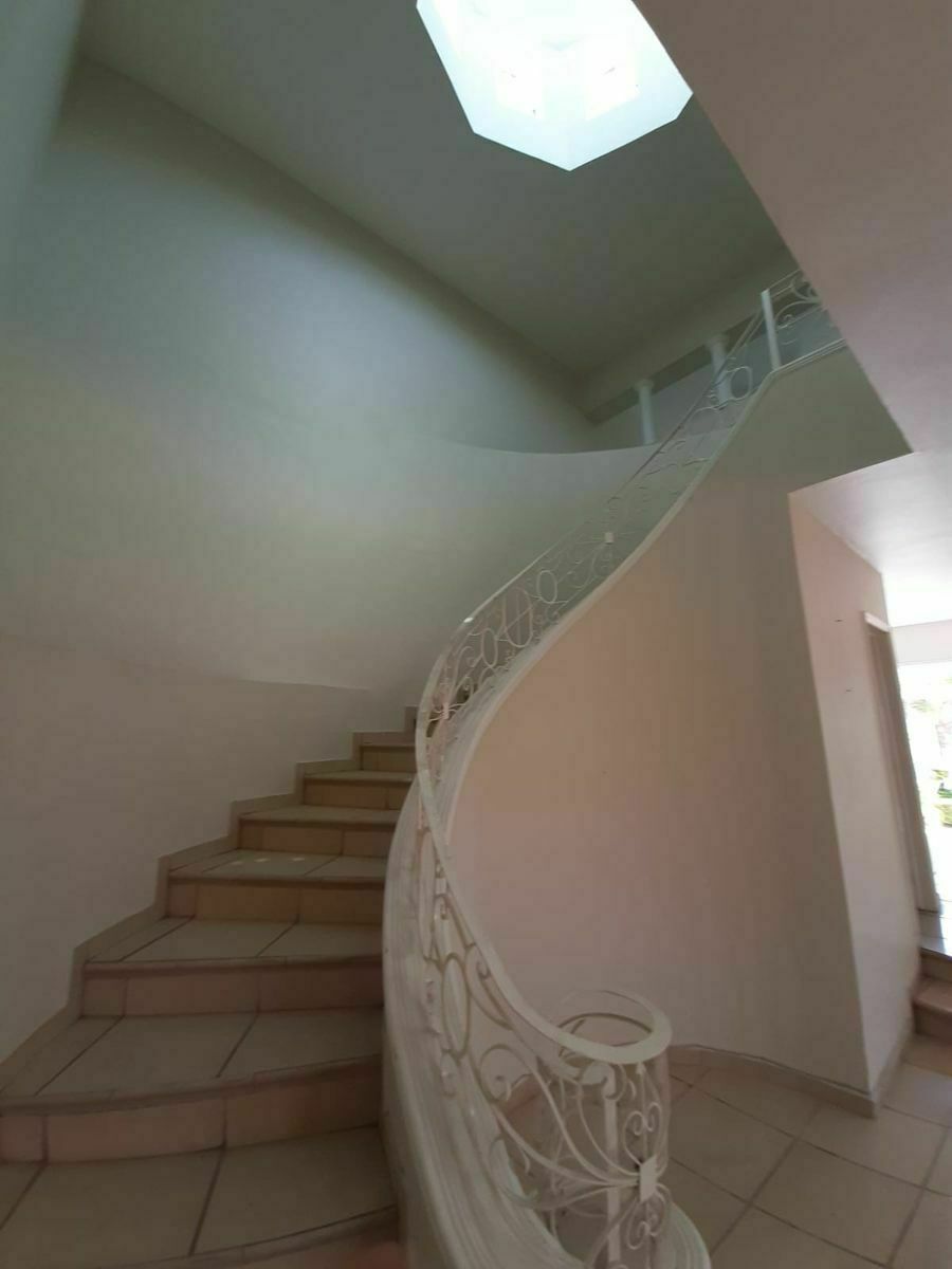 25 de 45: Majestuosa escalera