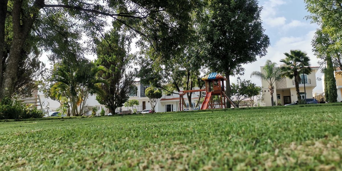 23 de 42: áreas verdes casa club y juegos infantiles 