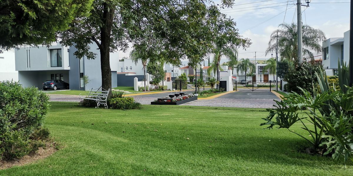 40 de 45: áreas verdes casa club y juegos infantiles 