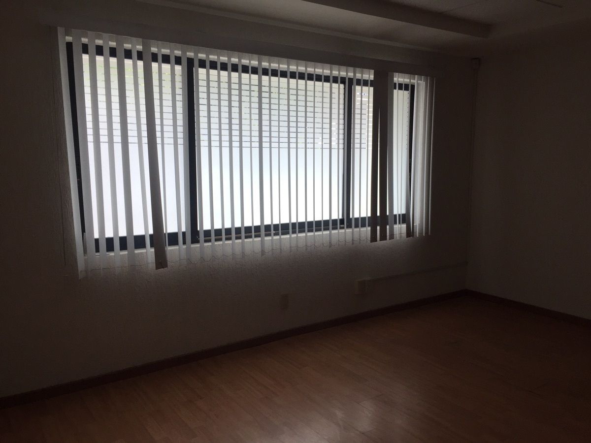 oficinas con persianas y piso laminado, foto 30 de 37