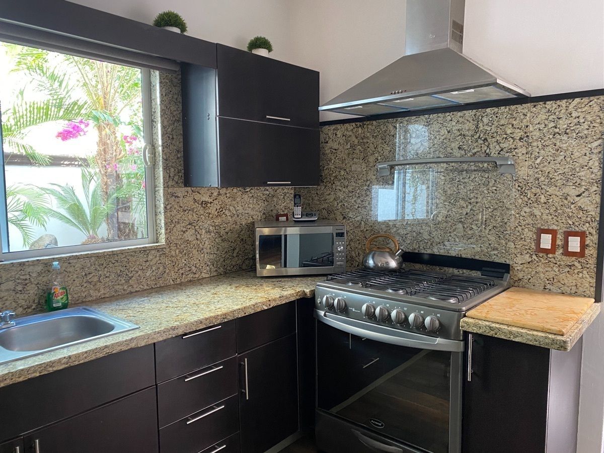 9 de 48: Cocina integral de granito 