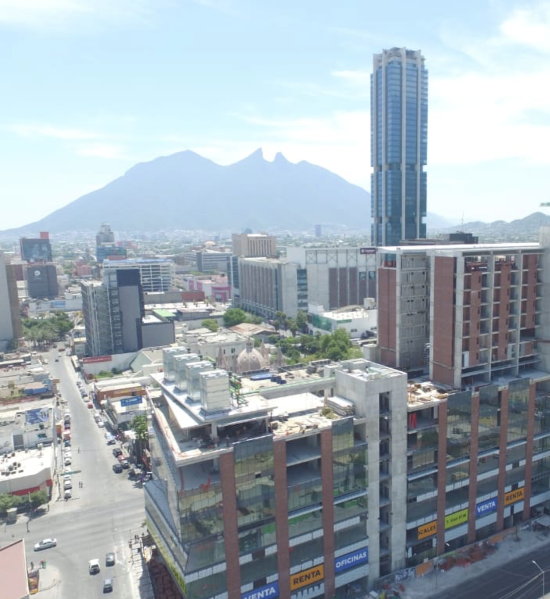 AllProperty - Local en renta, centro de Monterrey en plaza comercial.