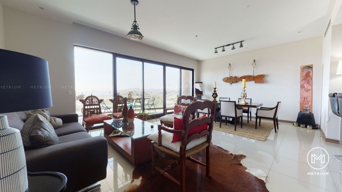 4 of 18: Sala / comedor