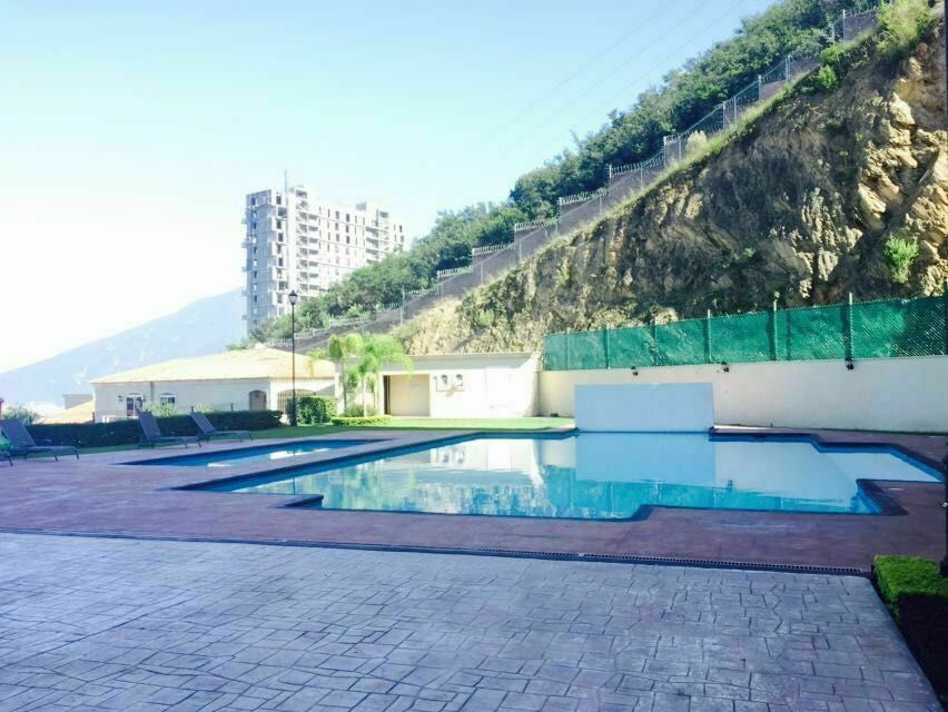 2 de 43: ALBERCA