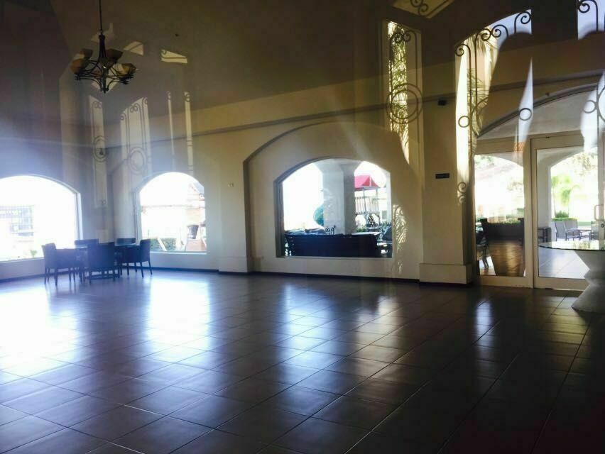 3 de 43: SALON DE EVENTOS