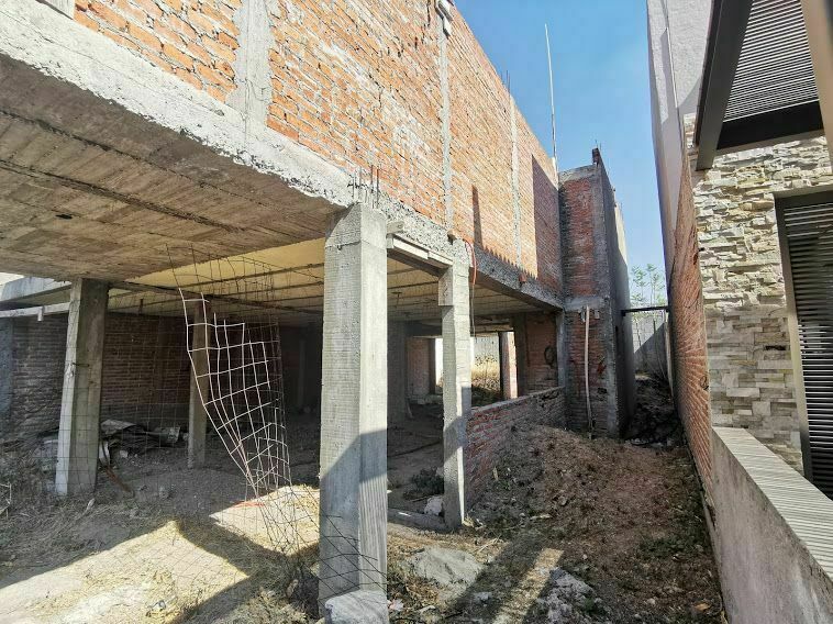 Casa en obra negra en Clautro del Sur