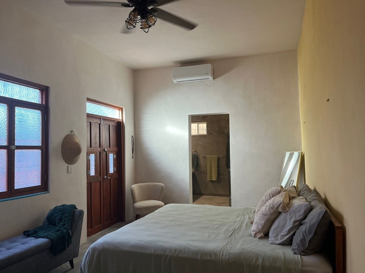 14 de 44: Recámara Principal con Closet, Acceso al Patio.
