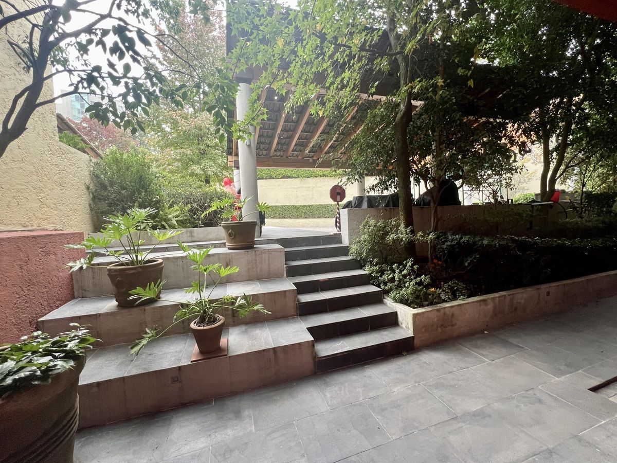 35 de 36: Acceso desde estacionamiento