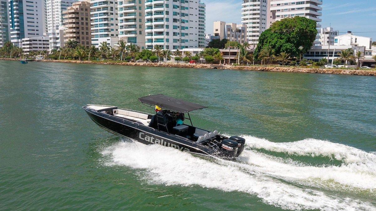 BOTE DEPORTIVO CATALUNYA 33 ft, foto 1 de 12