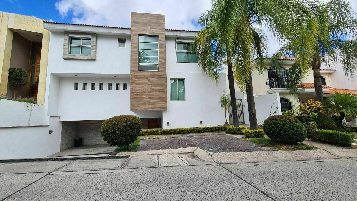 Casa en condominio en Puerta de Hierro, Zapopan