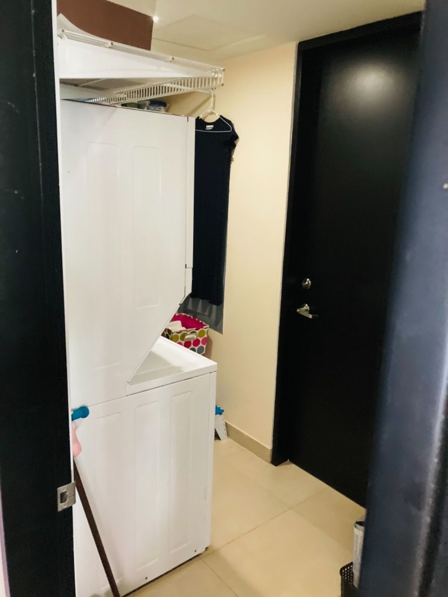 34 de 44: Laundry room
Cuarto de lavado