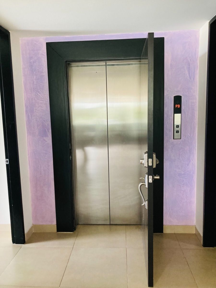 6 de 44: Acceso a tu departamento por el elevador/ access to the unit