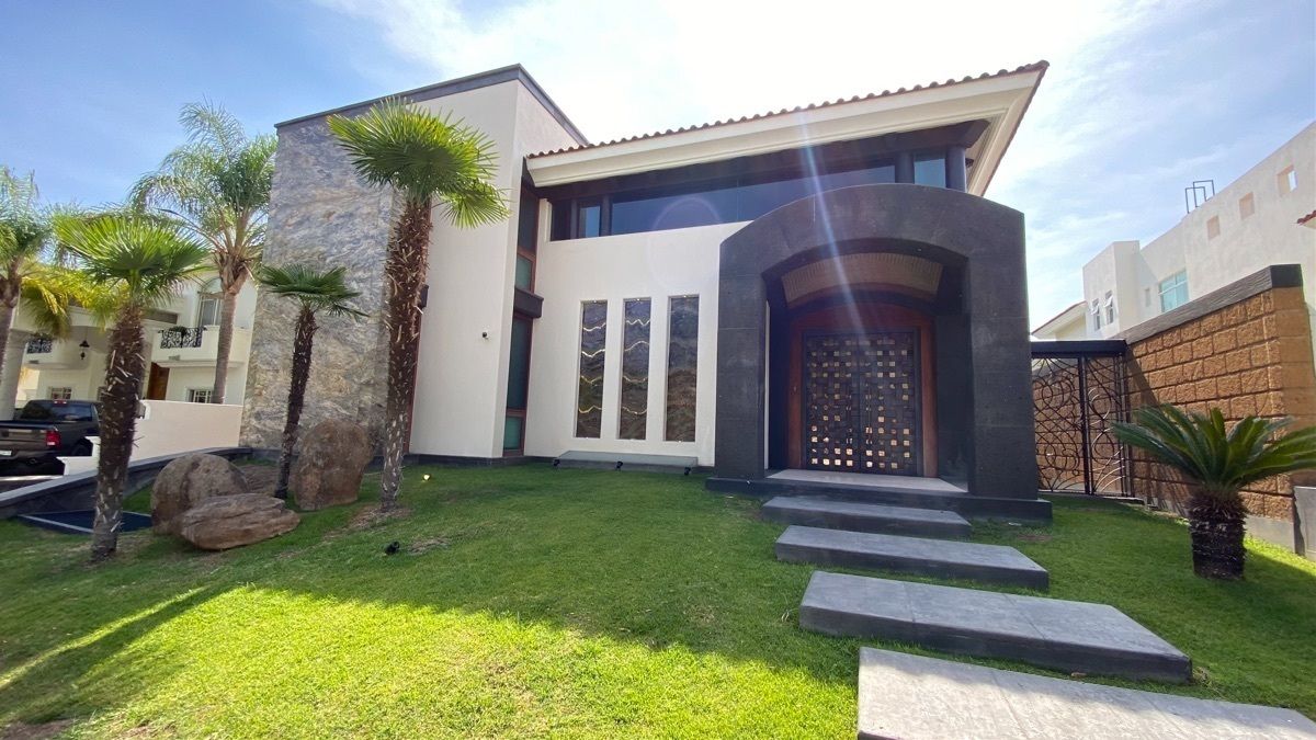 CASA À VENDA PORTA DE FERRO MOBILIADA, foto 1 de 36