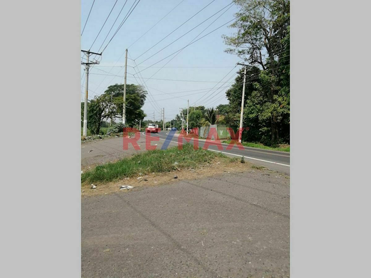 4 de 9: Acceso desde carretera
