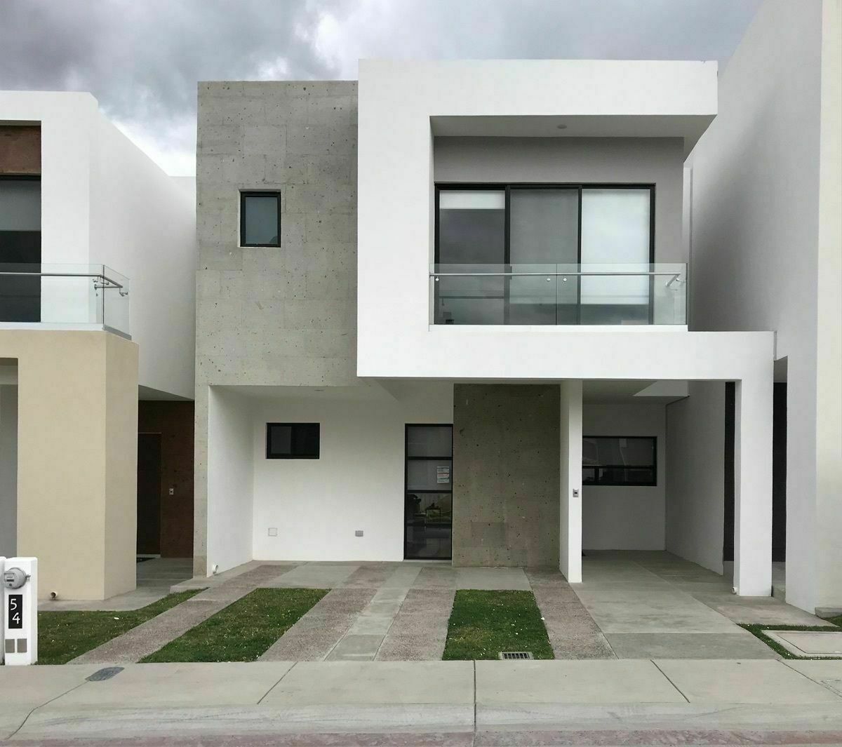 CASA EN VENTA EN JURIQUILLA QUERÉTARO, 3 REC.,  BAÑOS, ALBERCA.